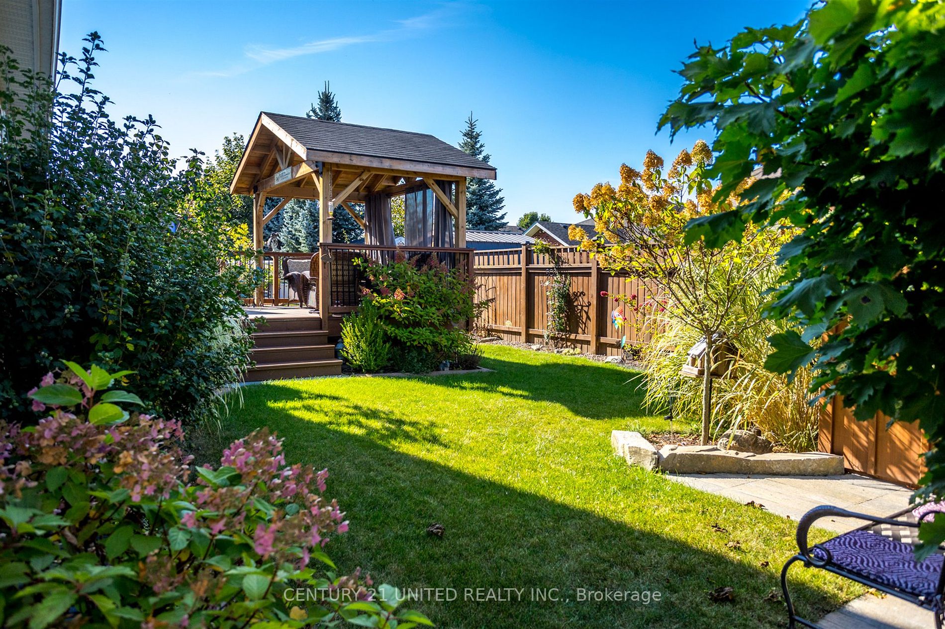 15 Brackendale Trail