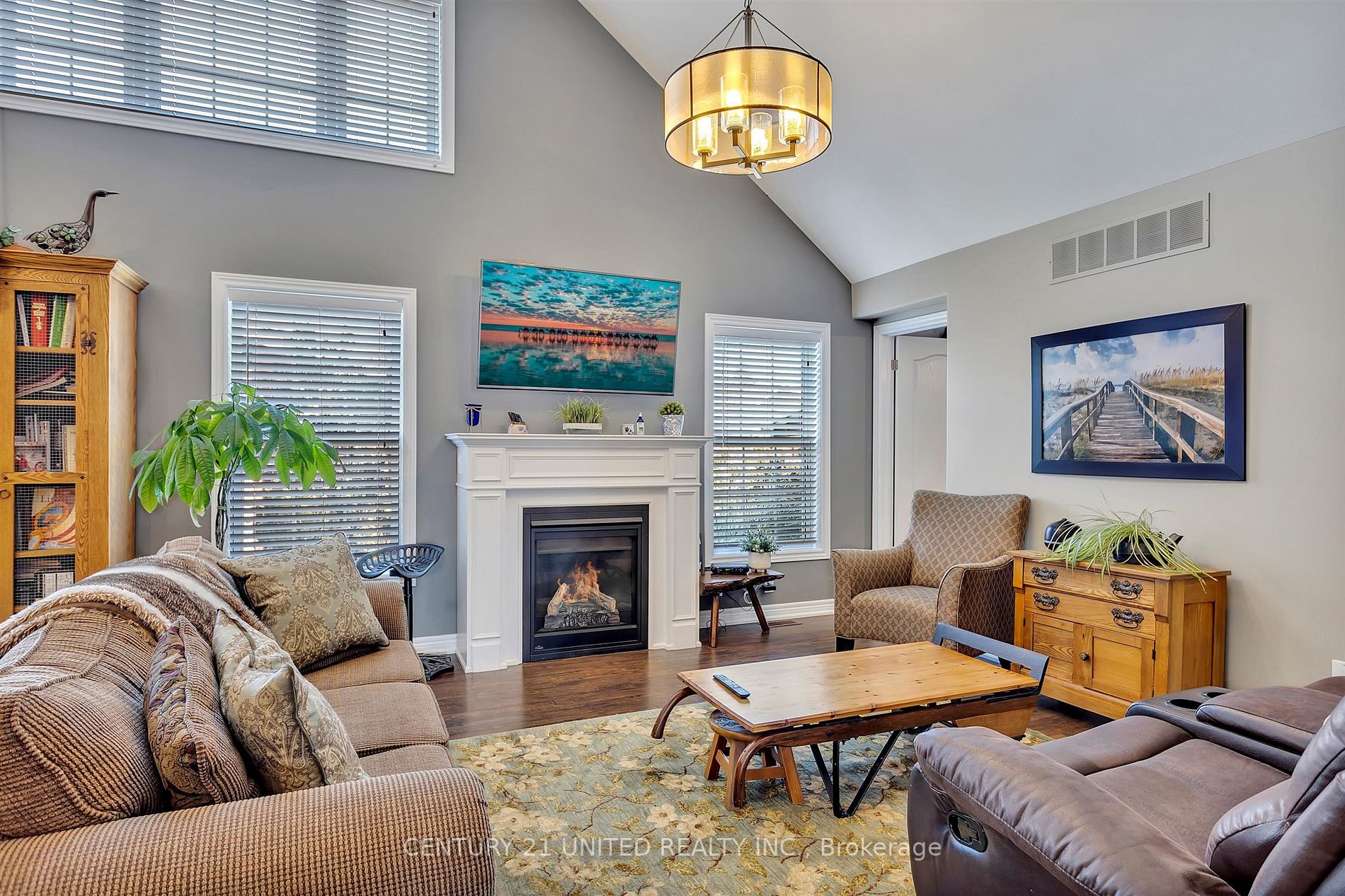 15 Brackendale Trail