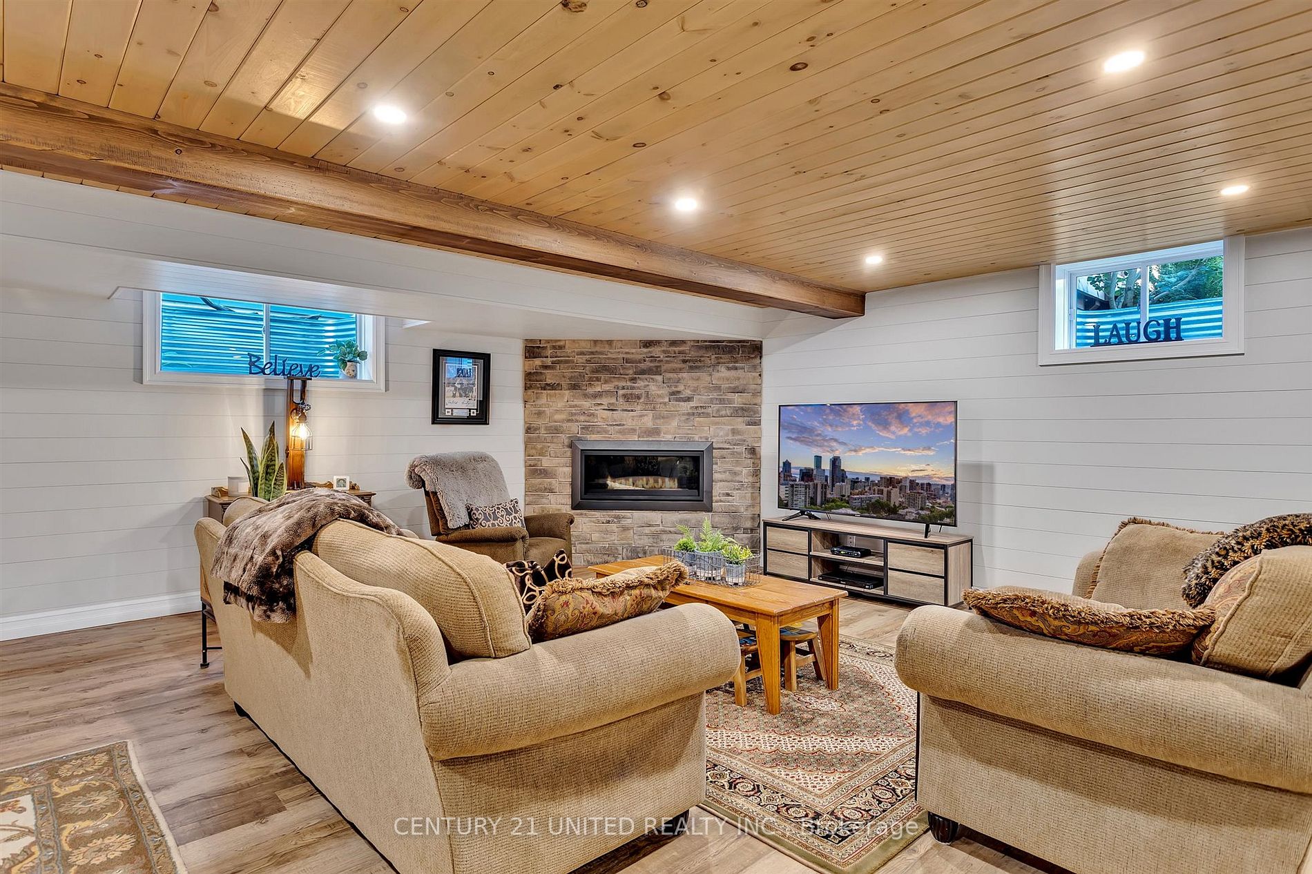 15 Brackendale Trail