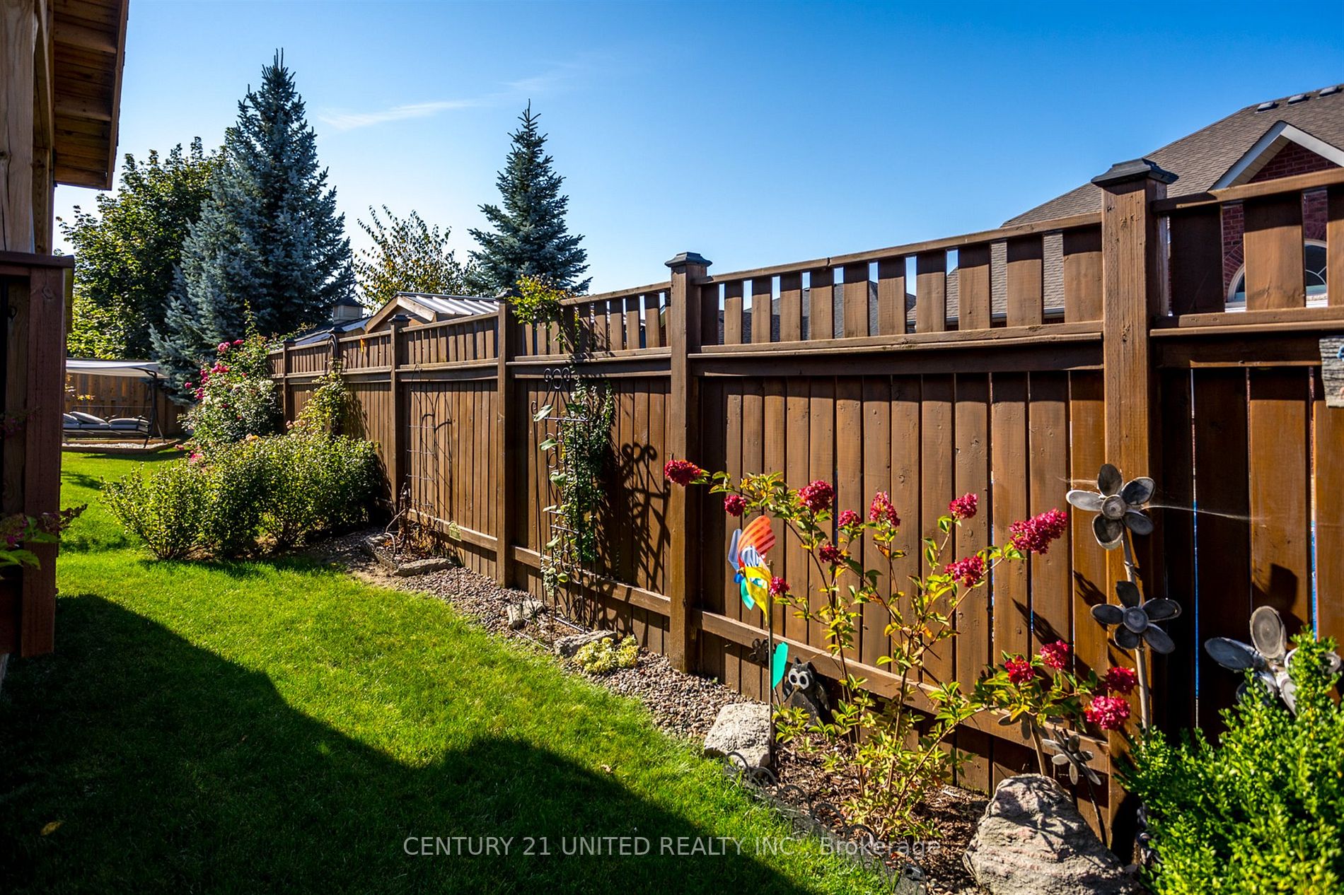 15 Brackendale Trail