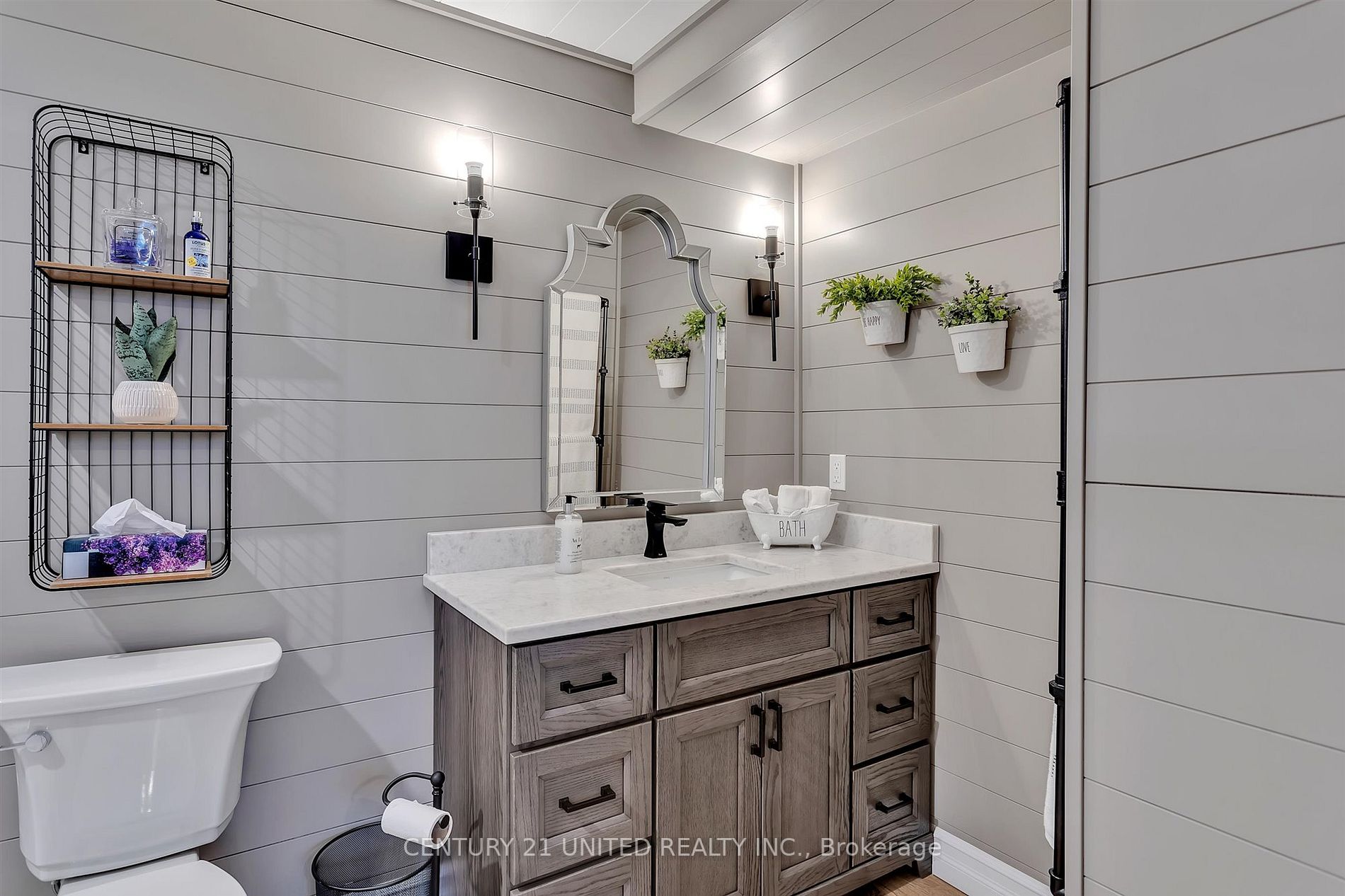 15 Brackendale Trail