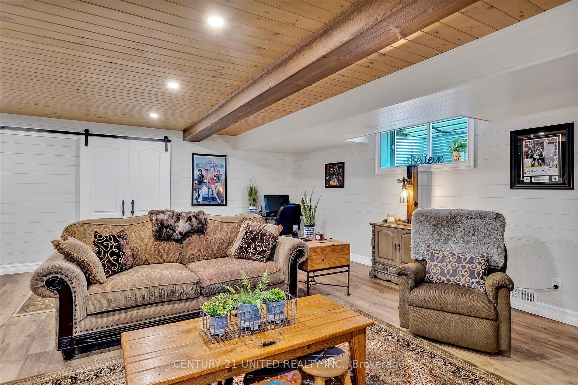 15 Brackendale Trail
