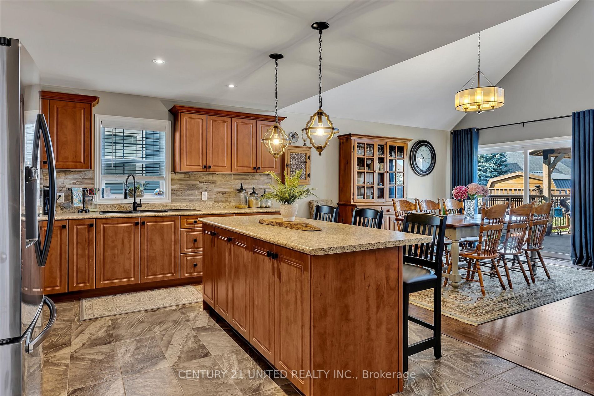 15 Brackendale Trail