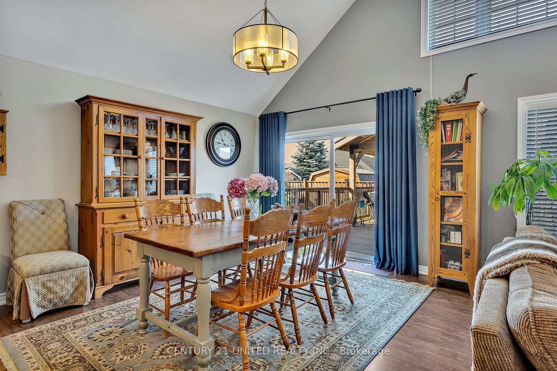 15 Brackendale Trail