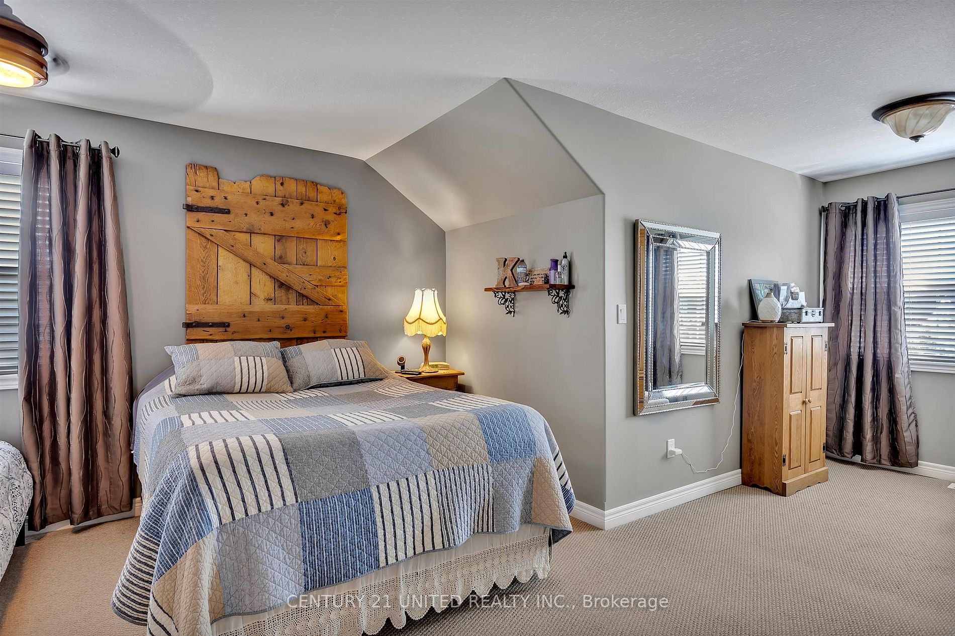 15 Brackendale Trail