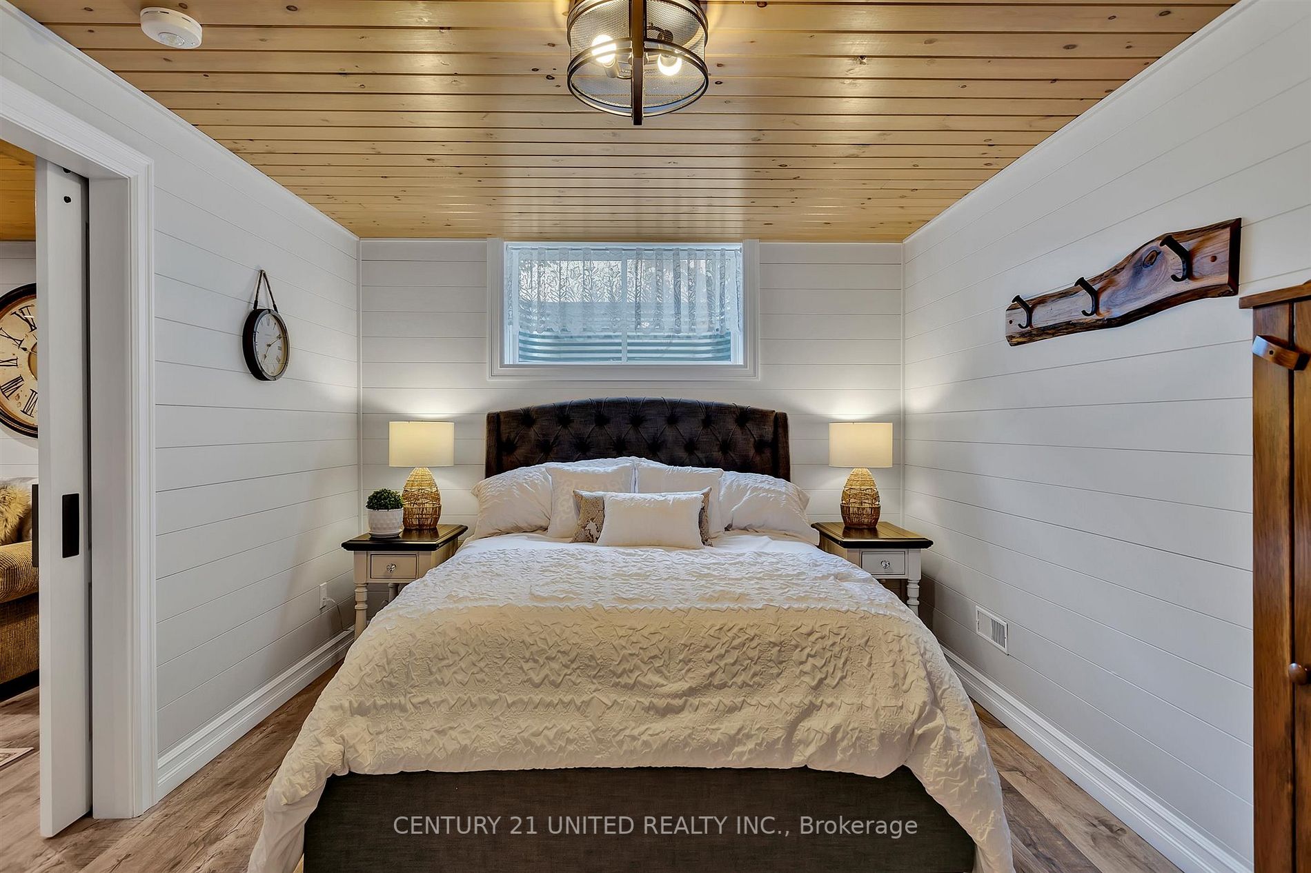 15 Brackendale Trail