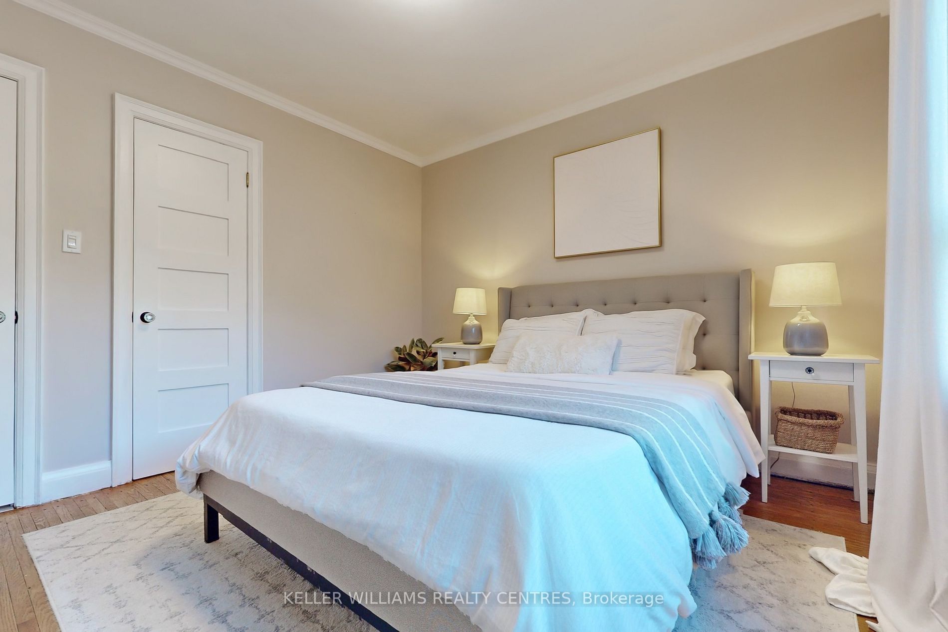 503 Upper James St E