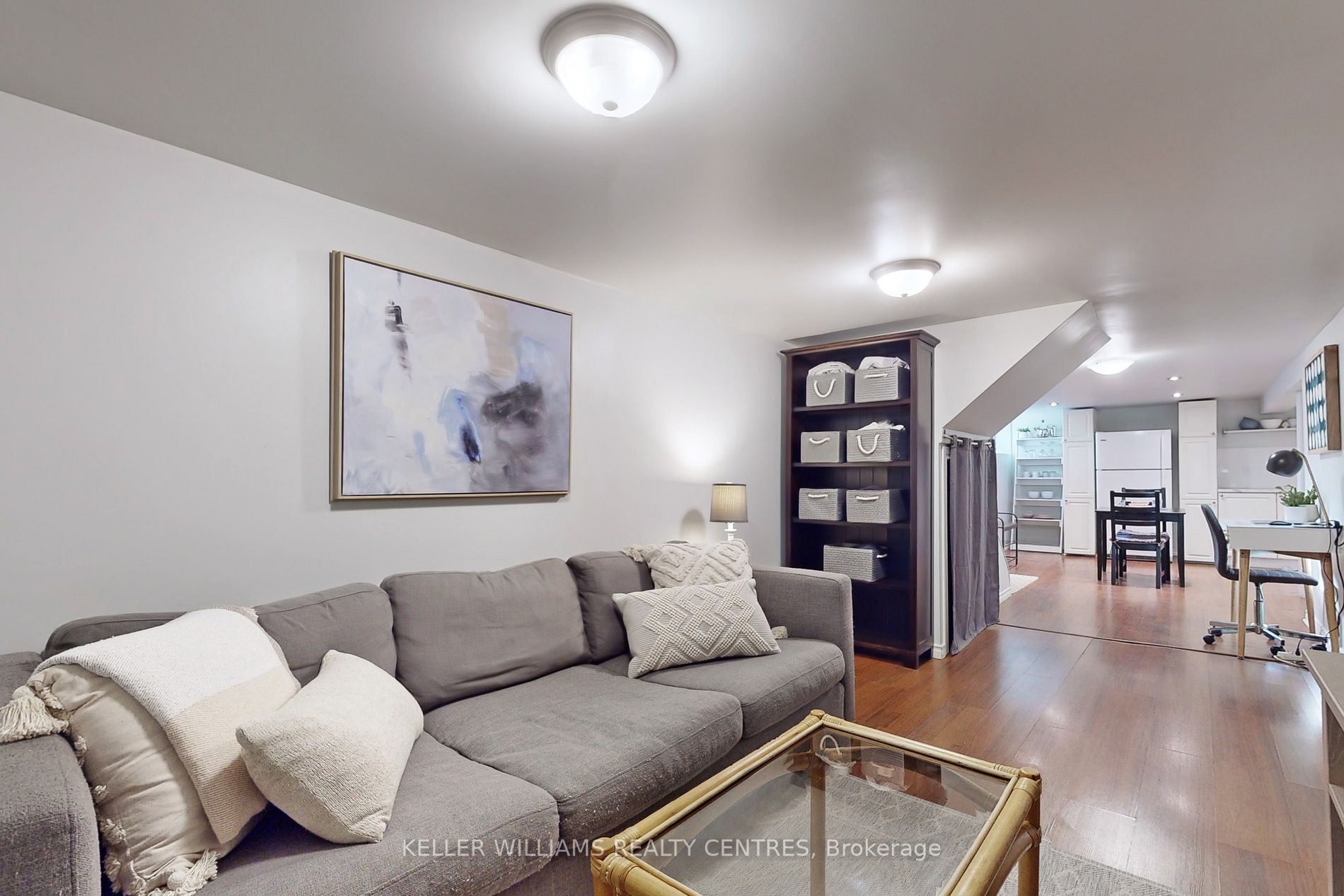 503 Upper James St E