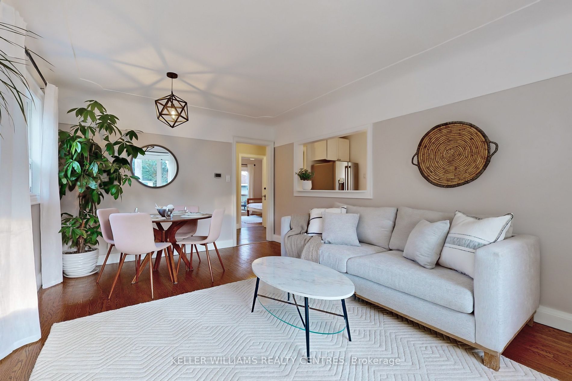 503 Upper James St E