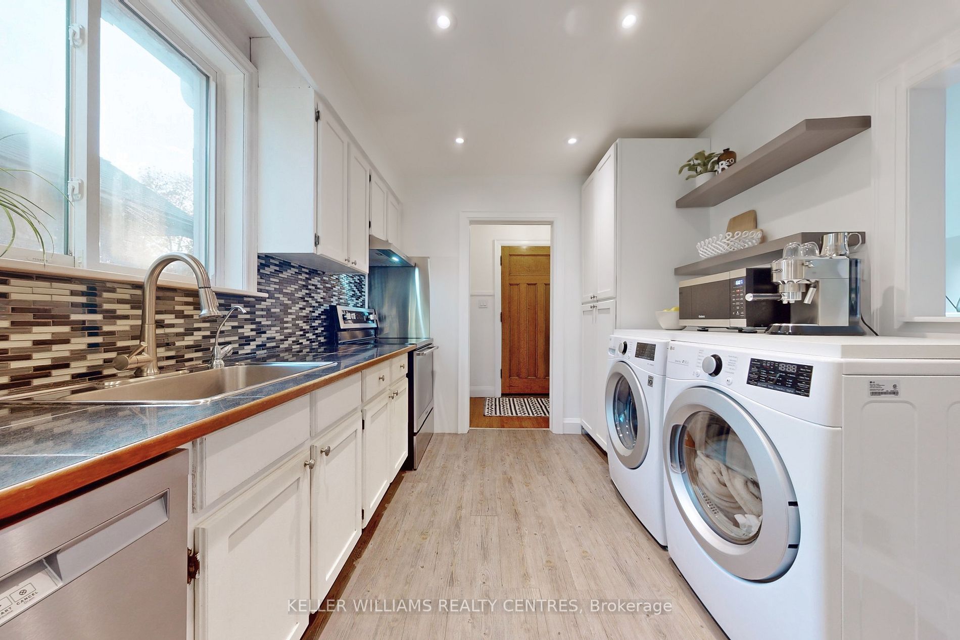 503 Upper James St E