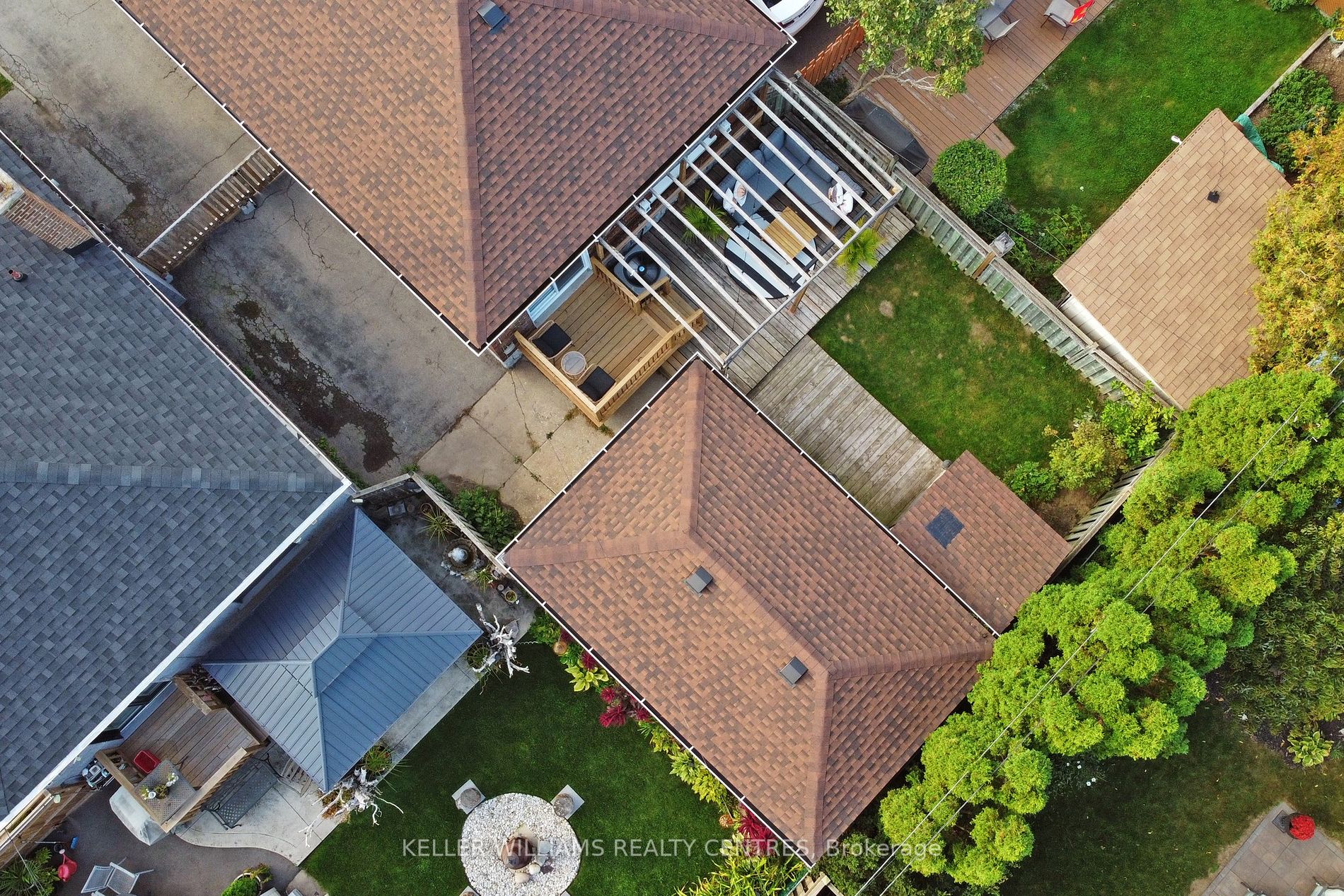 503 Upper James St E