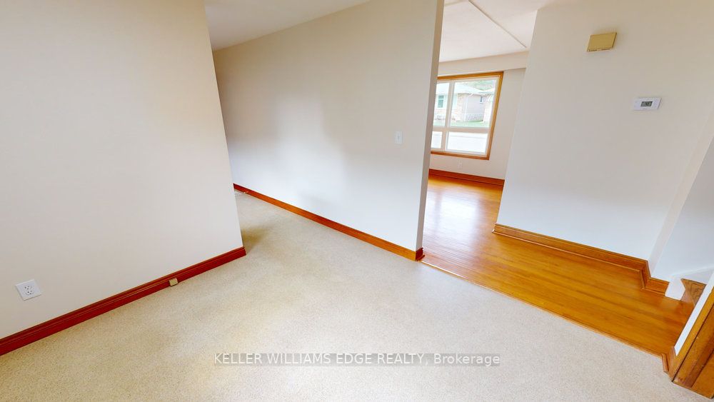 25 Parklands Dr