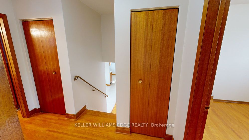 25 Parklands Dr