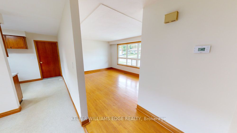 25 Parklands Dr