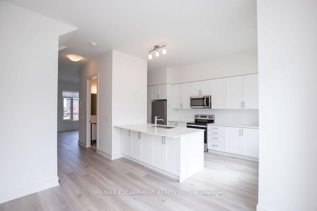 10 Windward Dr, #76