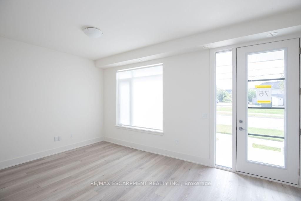 10 Windward Dr, #76