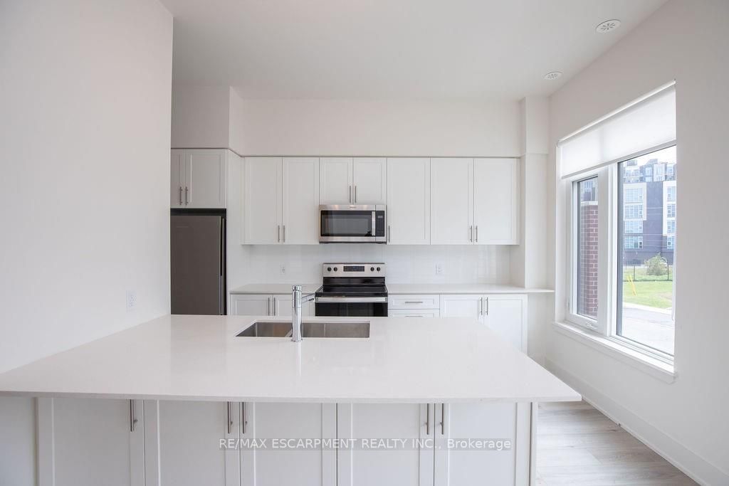 10 Windward Dr, #76