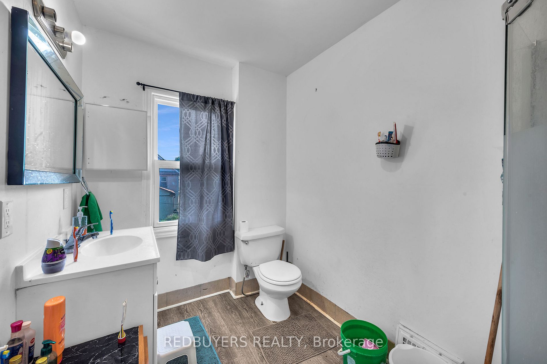 4613 Ryerson Cres