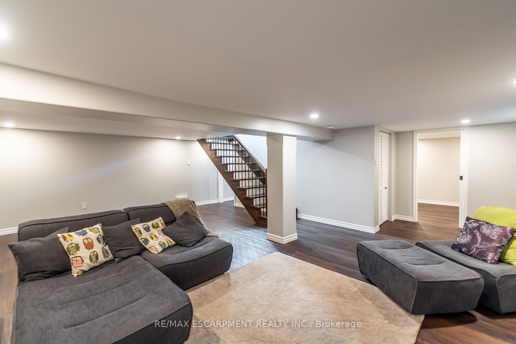 828 Main St