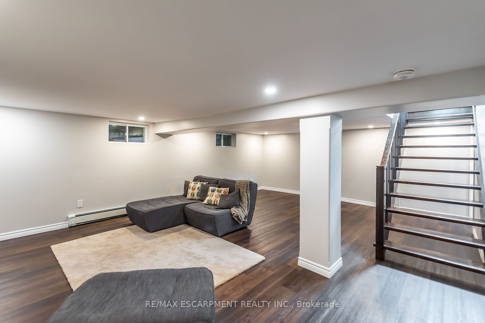 828 Main St