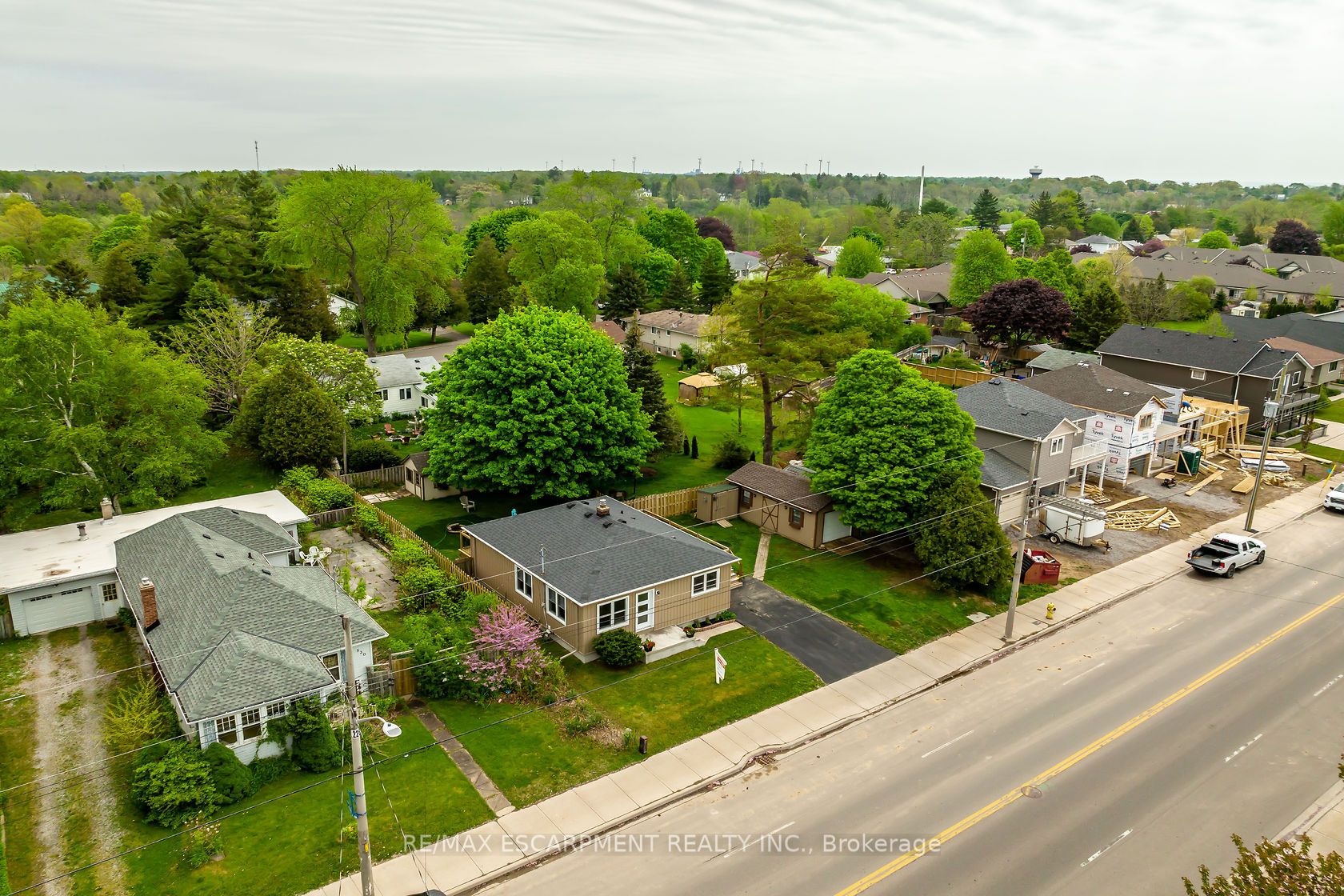828 Main St