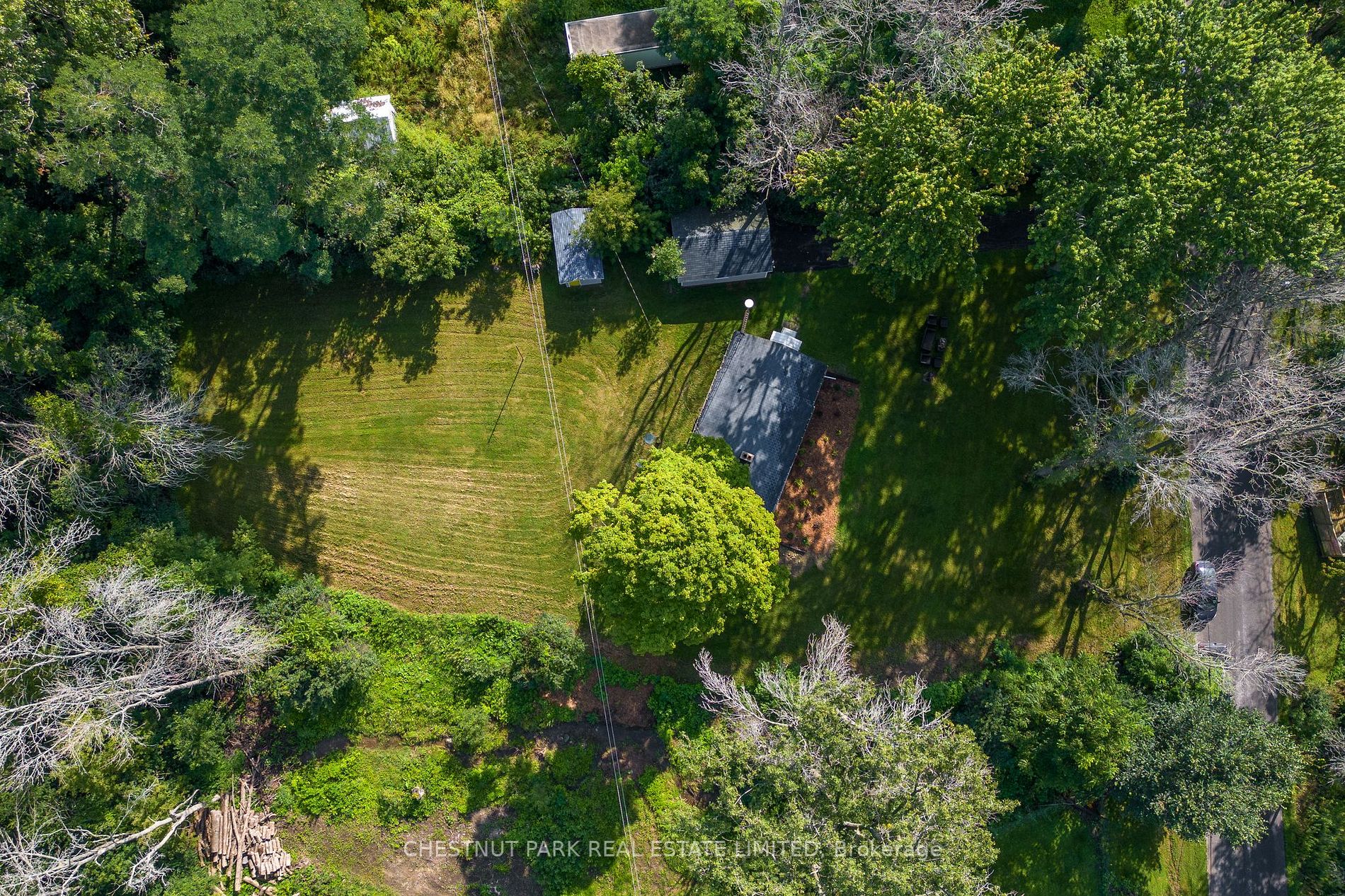 946 Lakeside Dr