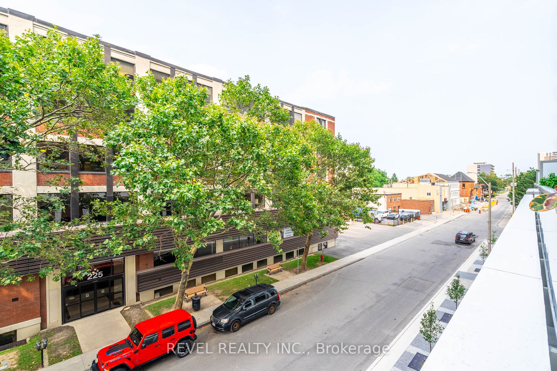 212 King William St, #310