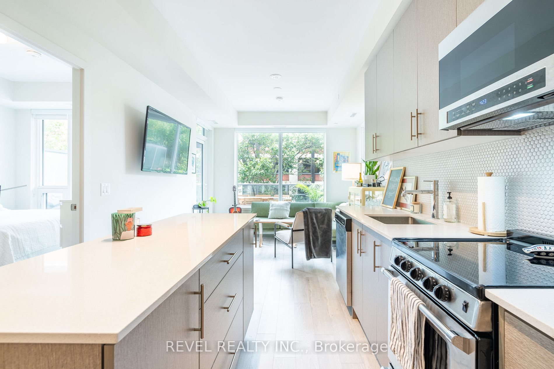 212 King William St, #310