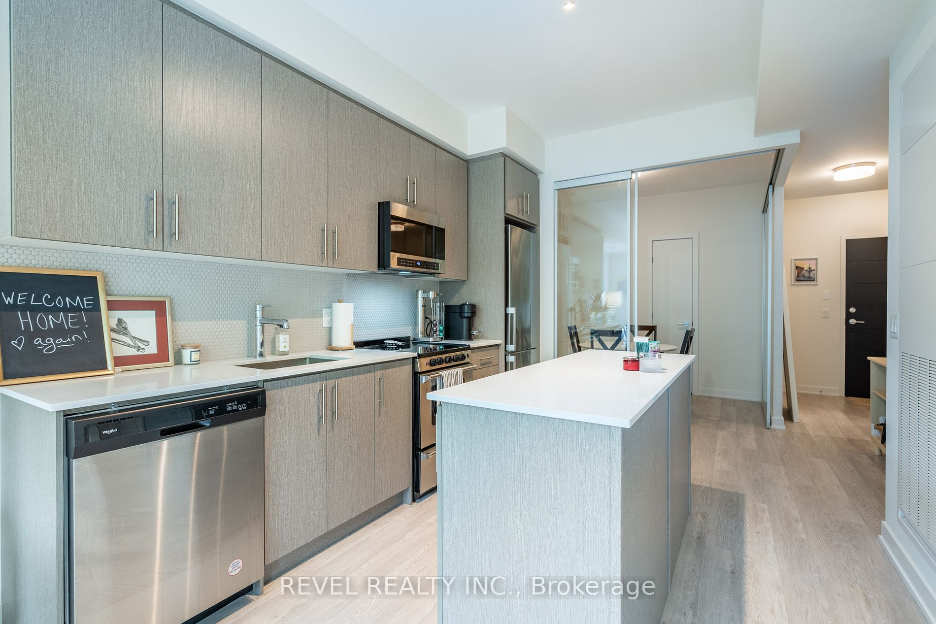 212 King William St, #310
