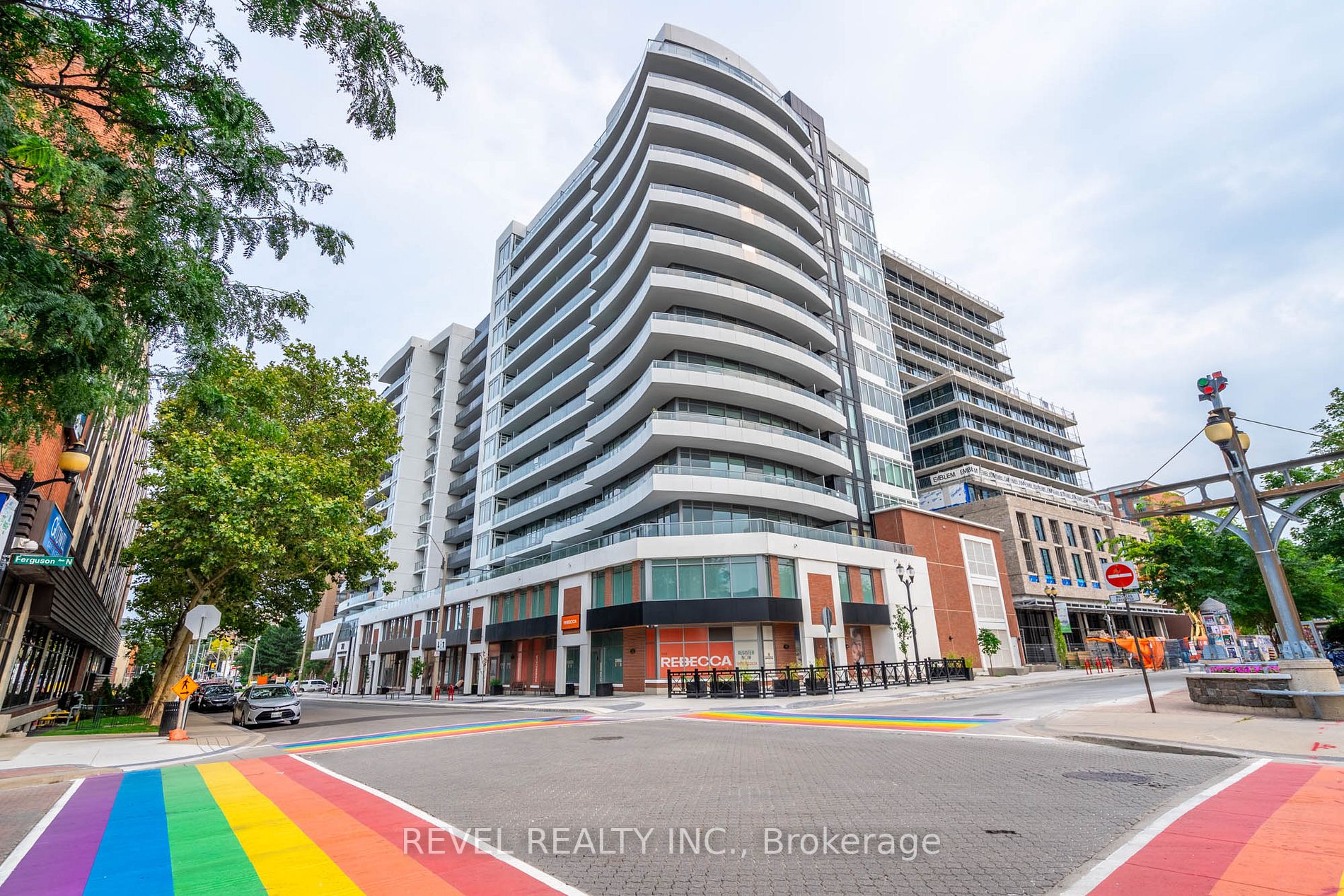 212 King William St, #310