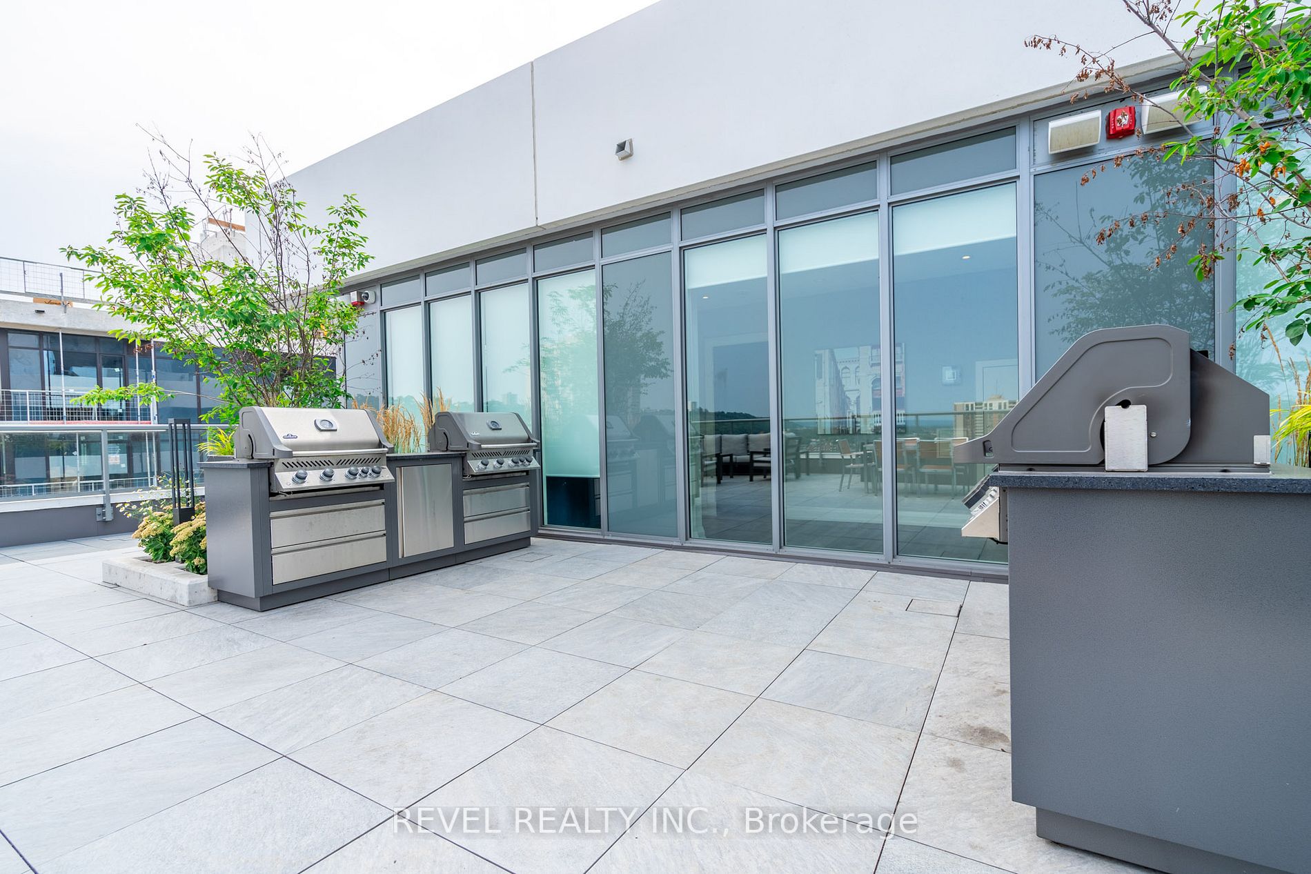 212 King William St, #310
