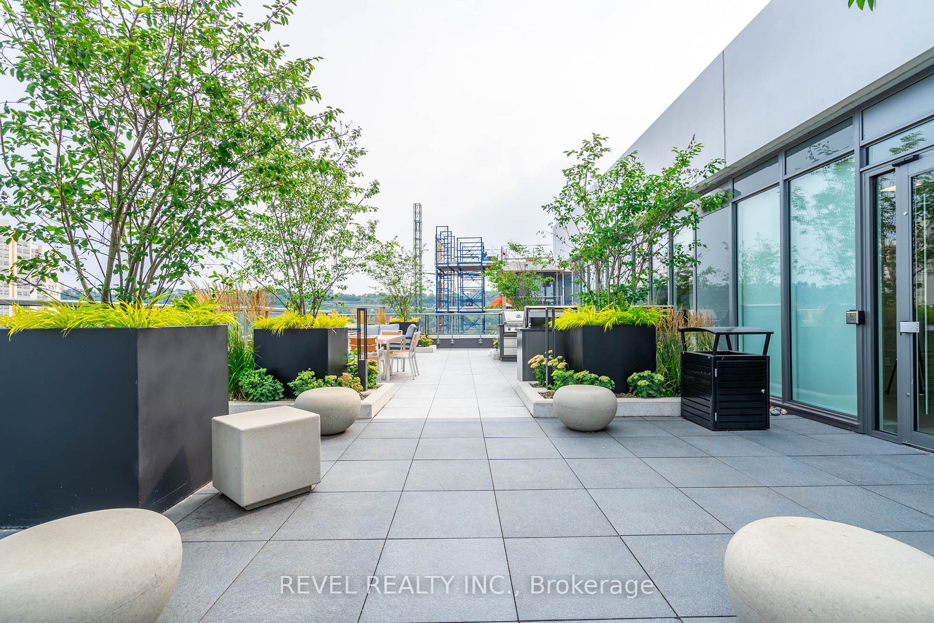 212 King William St, #310