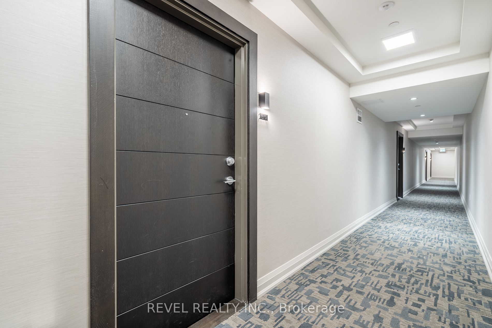 212 King William St, #310