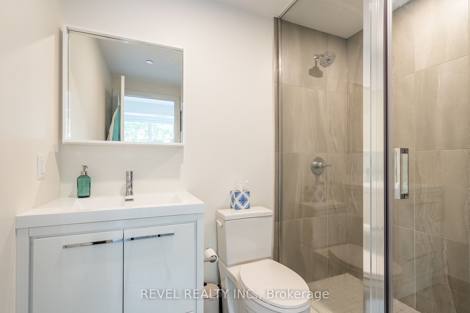 212 King William St, #310
