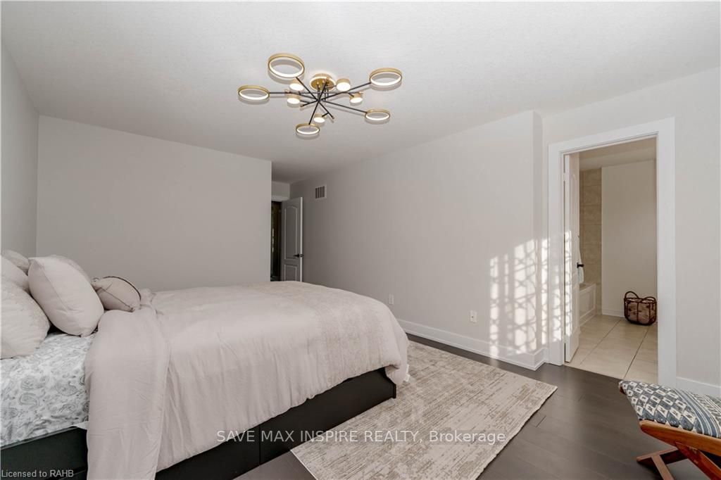 31 Sadielou Blvd