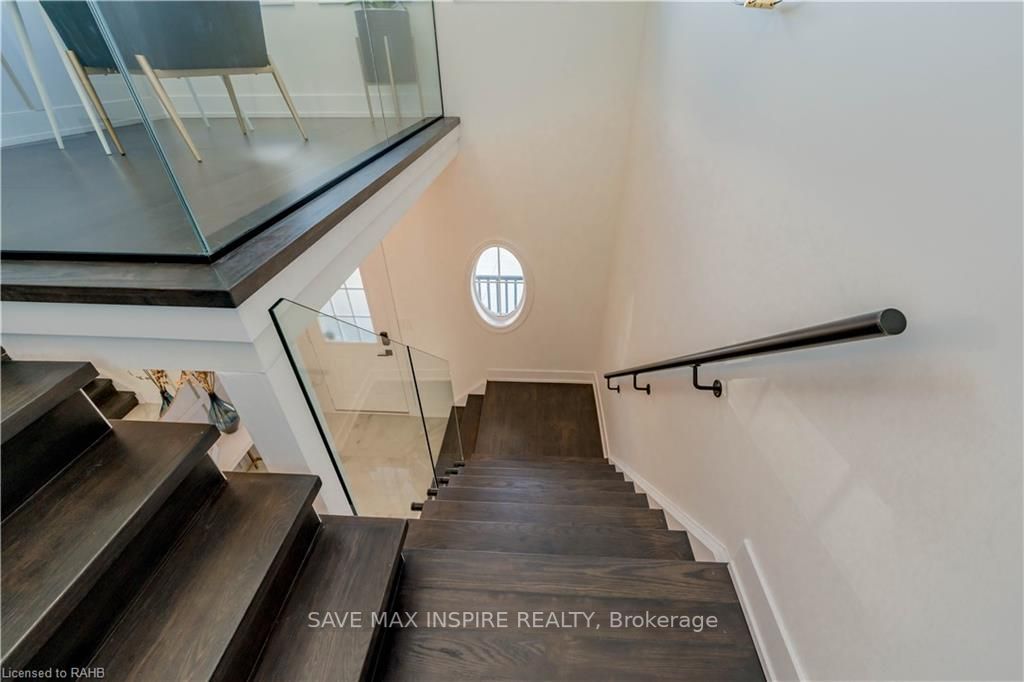 31 Sadielou Blvd