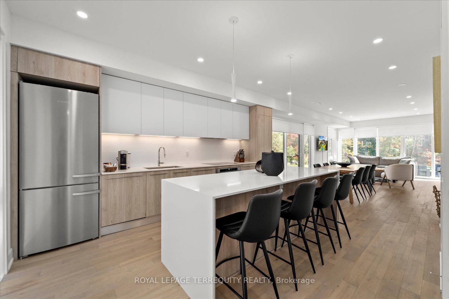 35 Rockmount Crescent