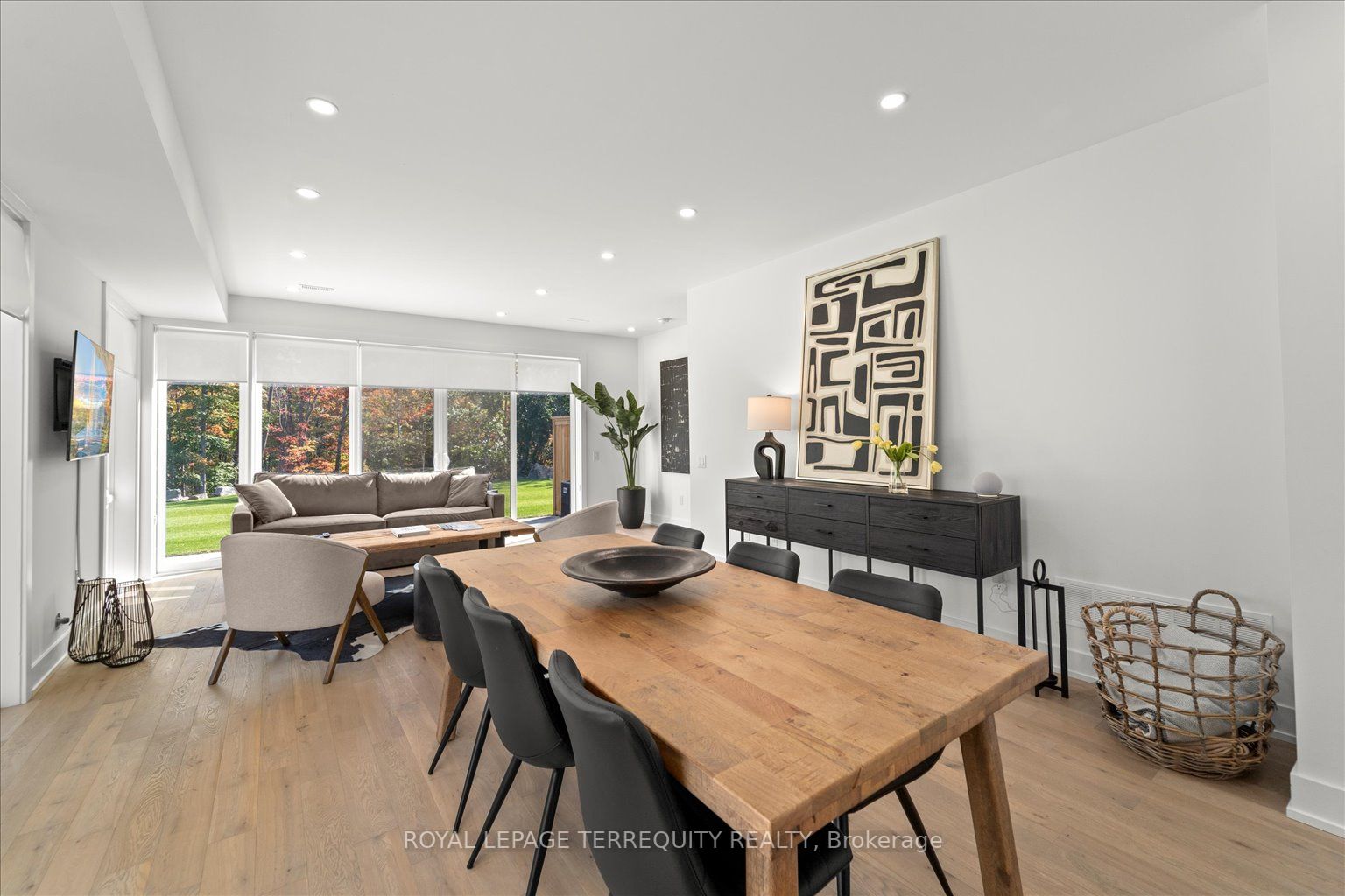 35 Rockmount Crescent
