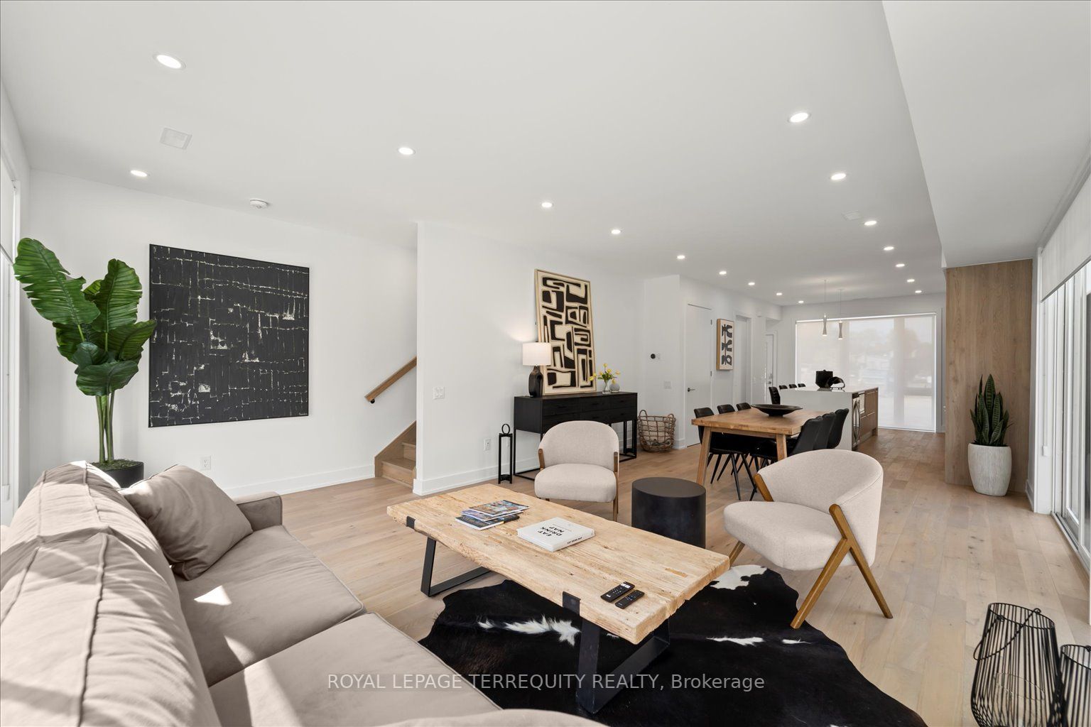 35 Rockmount Crescent