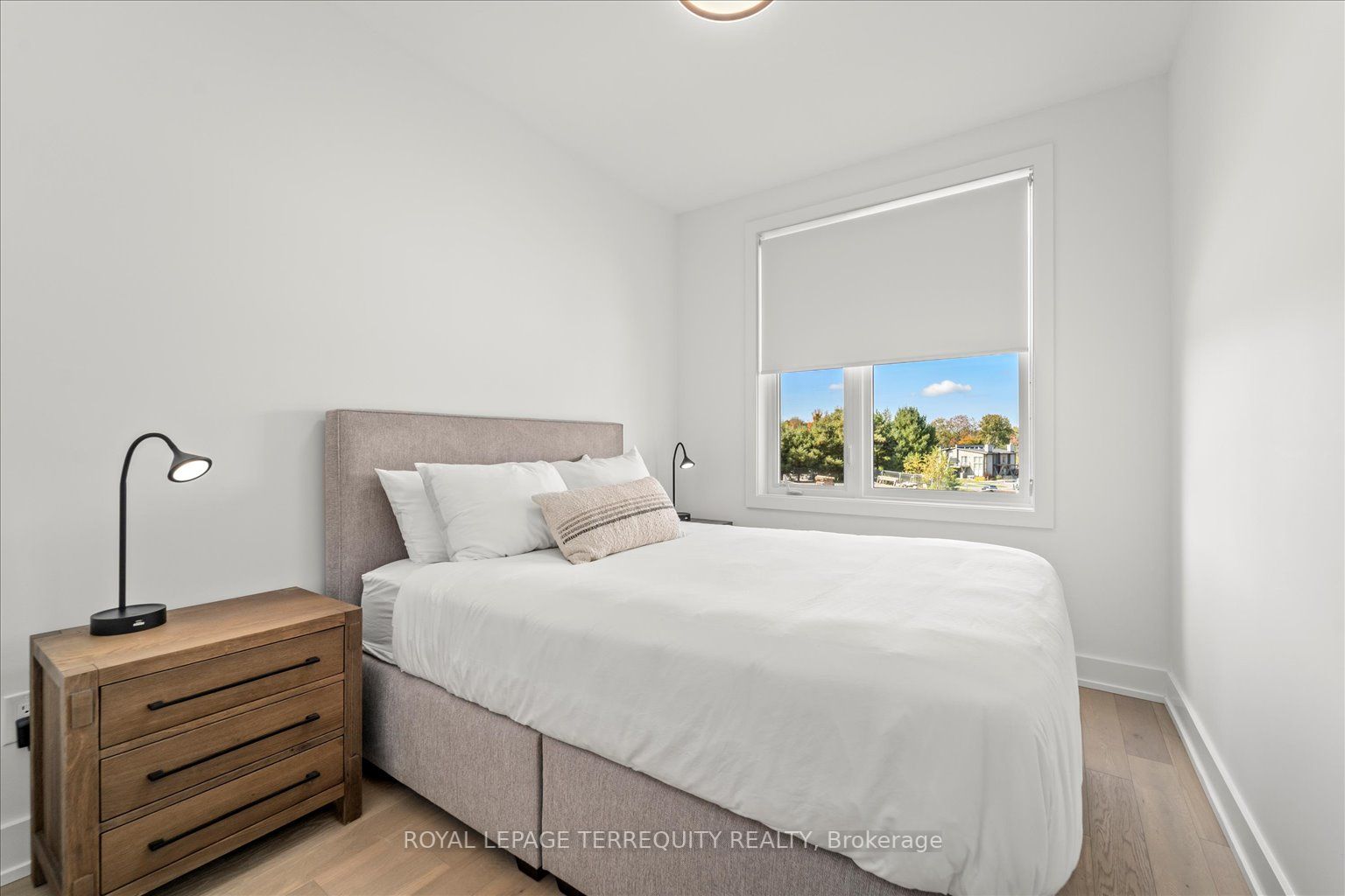 35 Rockmount Crescent