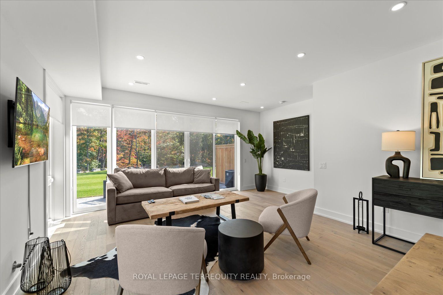 35 Rockmount Crescent