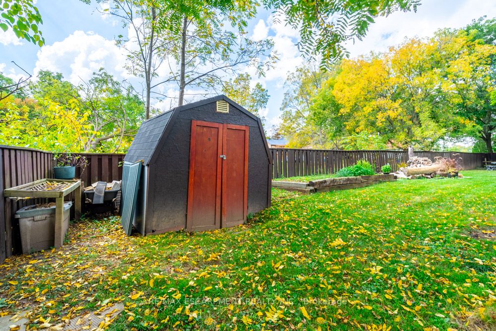 1593 Highway 6