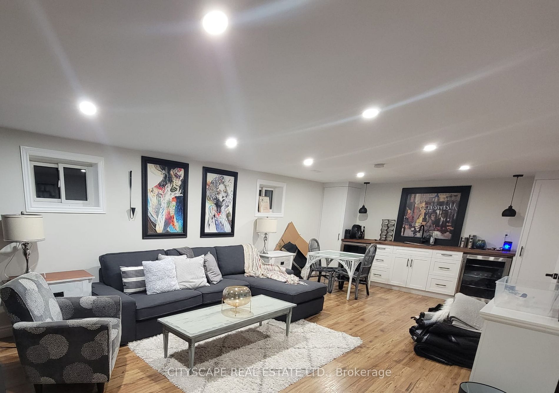 891 Curtis Cres