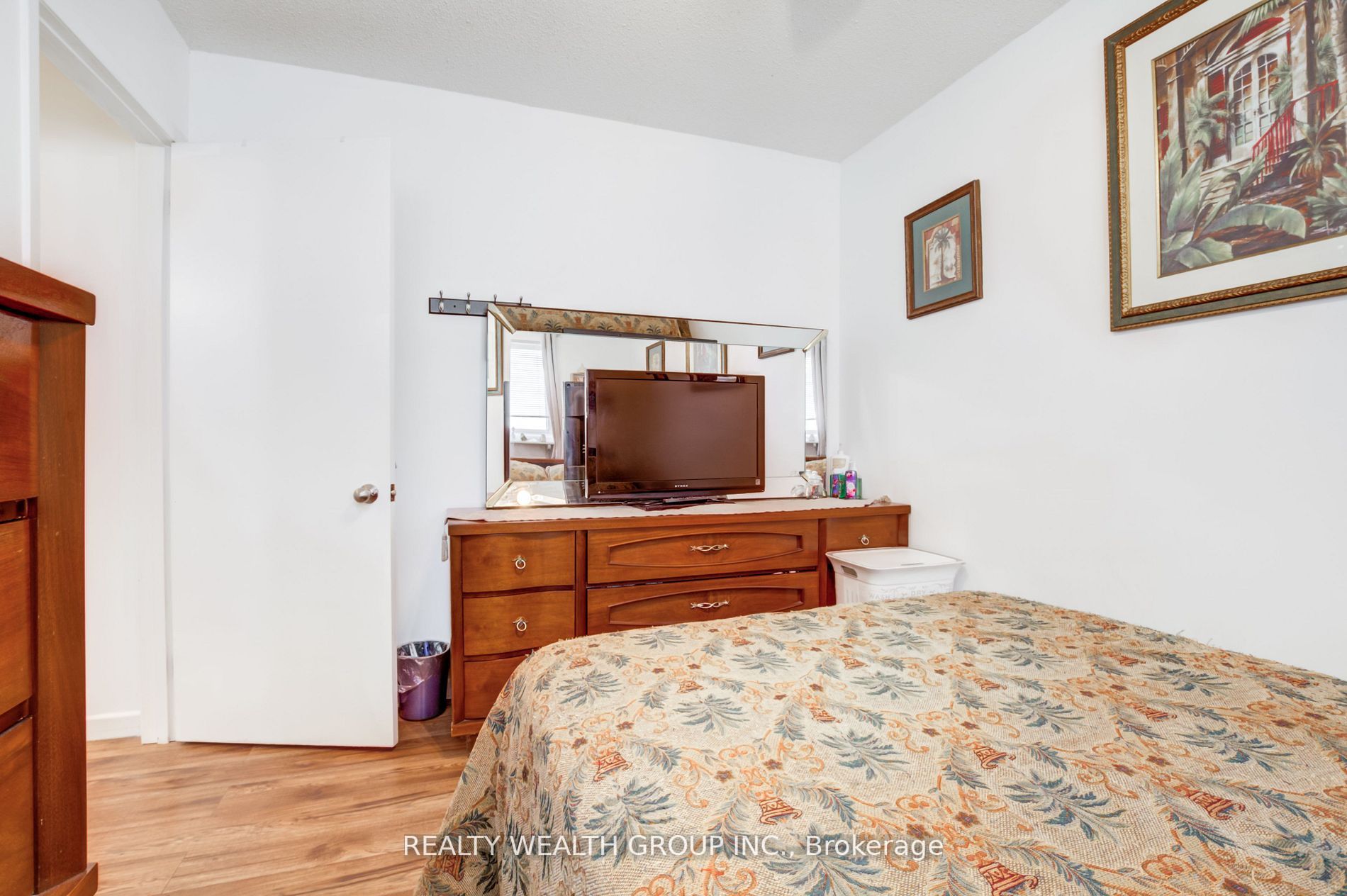 221 Russet Rd