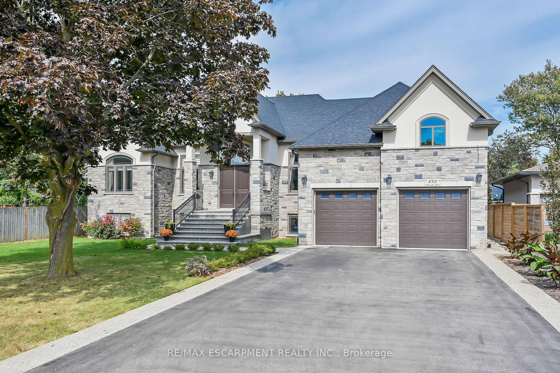 679 Hiawatha Blvd