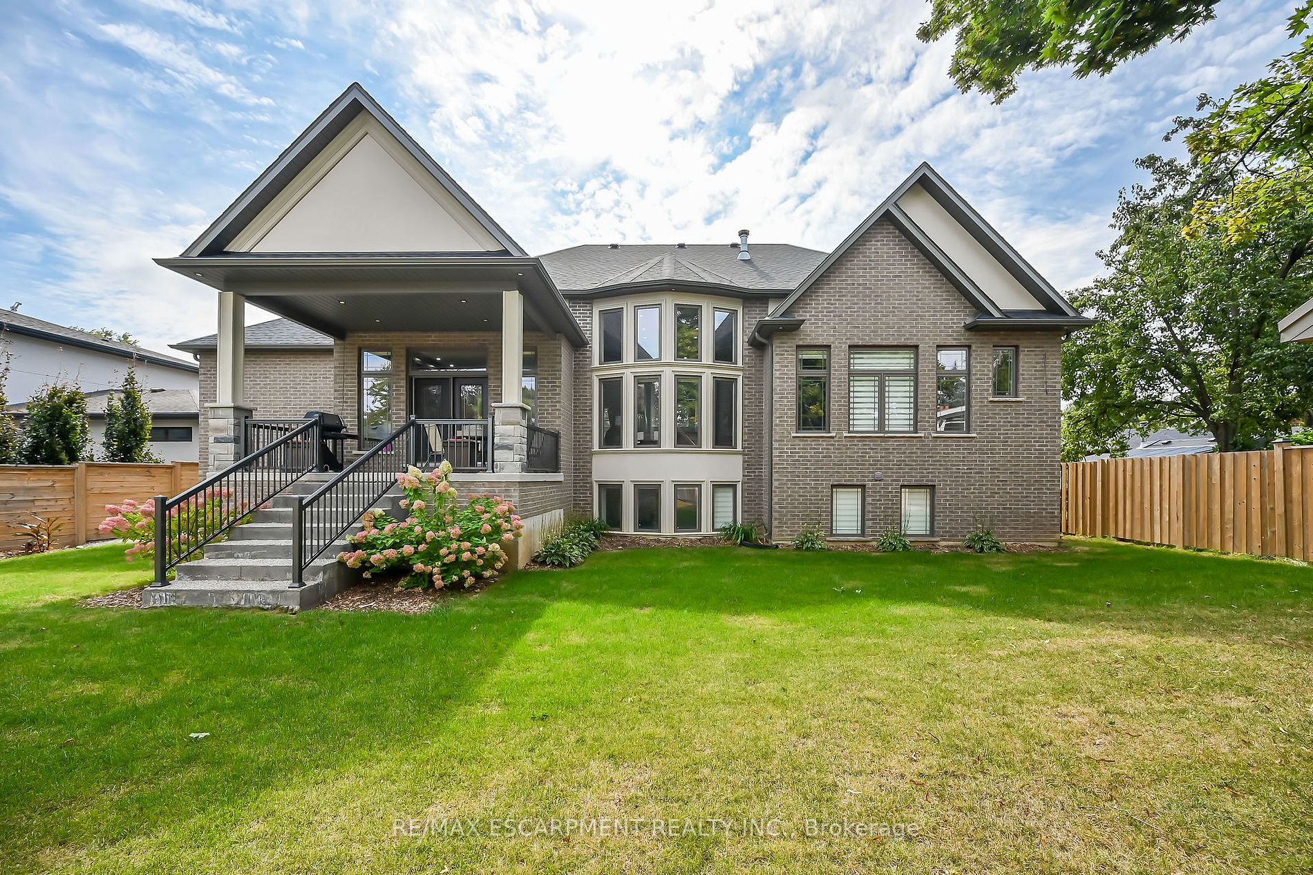 679 Hiawatha Blvd