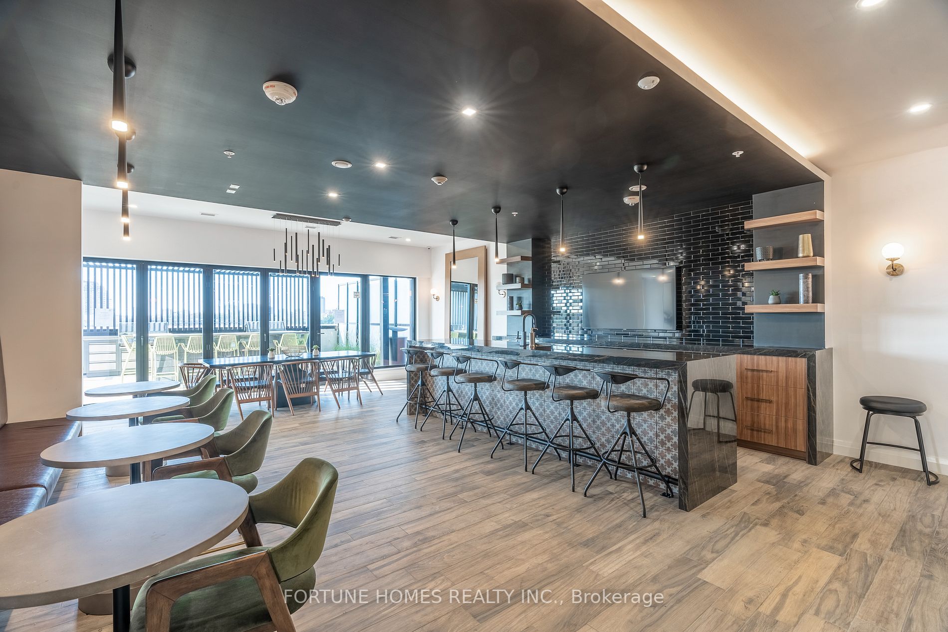 181 King Street S, #1712