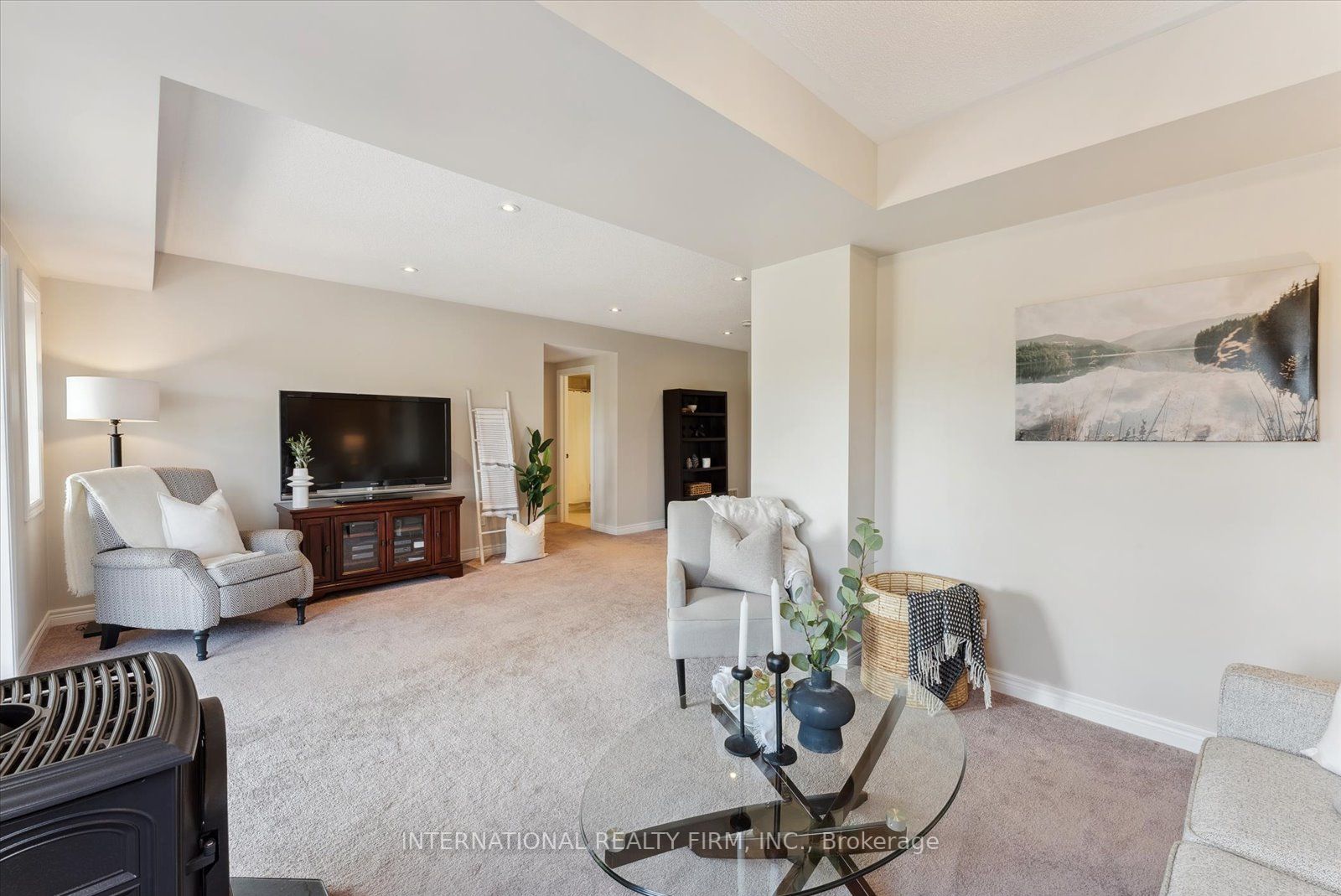 33 Logan Lane