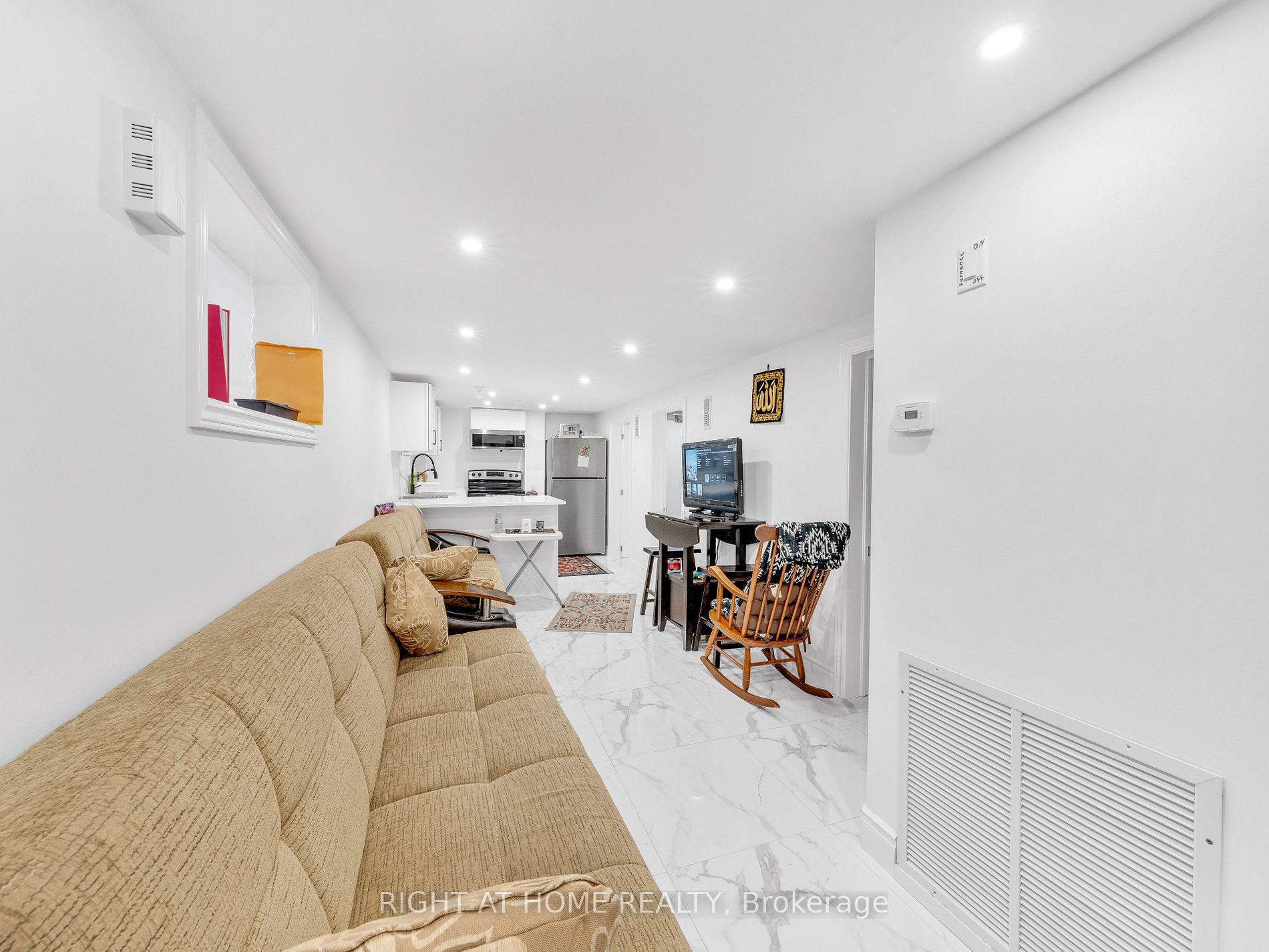 1107 Marion Ave