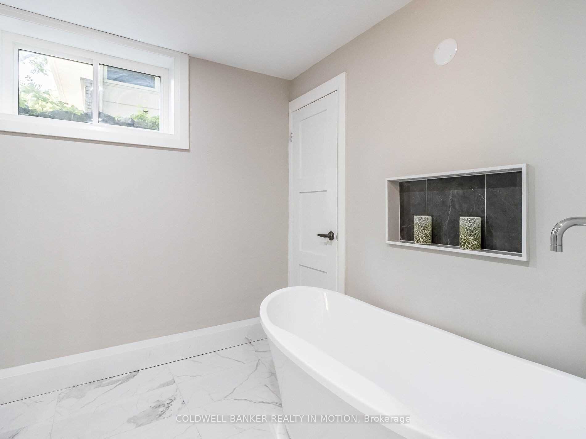 248 Robina Rd